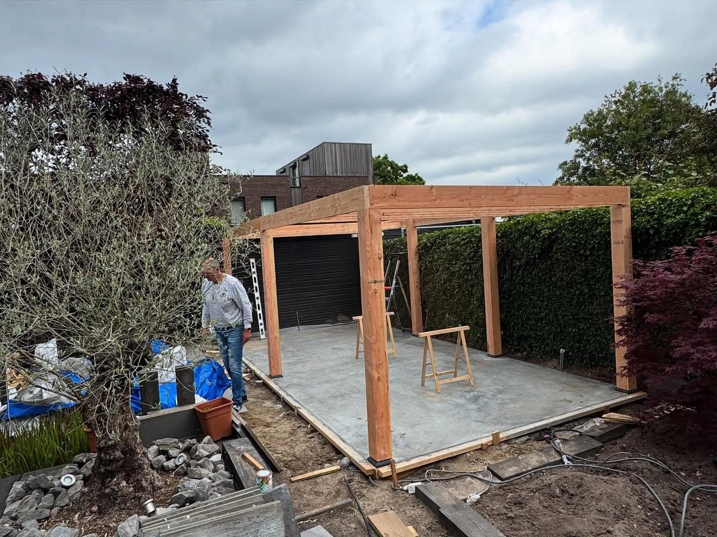 Overkapping, van dak tot betonvloer